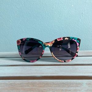 Floral print frames